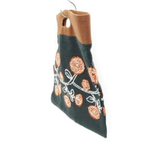 mina perhonen 美品 flag bag giadiano ハンド クラッチ 刺繍 花柄 ua9783 グリーン