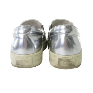 TOD'S タッセルローファー シルバーカラー