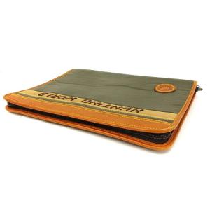 HUNTING WORLD バチュークロス クラッチバッグ ロゴ カーキ