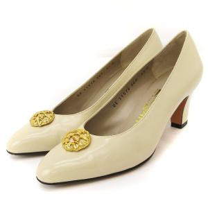 ゴールドモチーフ パンプス アーモンドトゥ ライトベージュ 5.5 IBO24