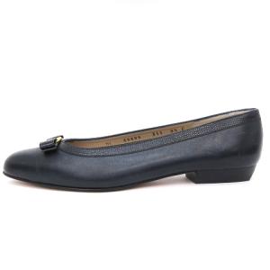 Salvatore Ferragamo ヴァラ パンプス リザード型押し リボン レザー ブラック