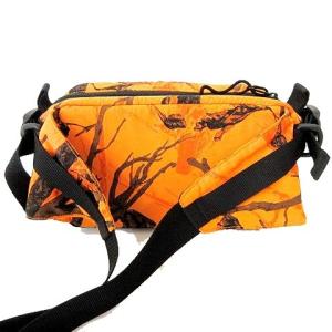 Carhartt WIPミリタリー ヒップバッグ ウエスト ツリーカモ柄 迷彩 斜め掛け オレンジ