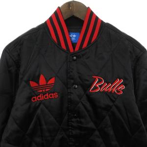 adidas NBAコラボ 美品 シカゴブルズ キルティングジャケット ブルゾン 中綿 ワッペン 刺繍 黒 ブラック S