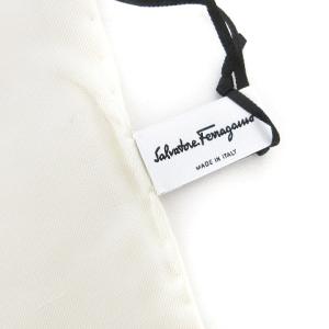 Salvatore Ferragamo タグ付き 大判スカーフ シルク 総柄 アニマル フラワー 花 白 ホワイト 小物 SM0