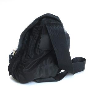 PRADA ショルダーバッグ ナイロン 斜め掛け 三角プレート フラップ カバン ブラック