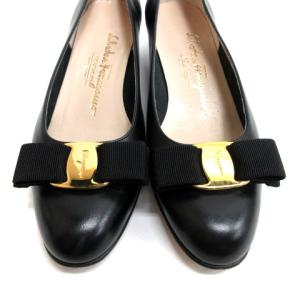Salvatore Ferragamo ヴァラリボン パンプス チャンキーヒール ポインテッドトゥ 5.5 23cm ブラック