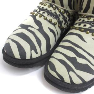 UGG australia × ジミーチュウ JIMMY CHOO スタッズ ムートンブーツ ゼブラ柄 スエード アイボリー 22cm