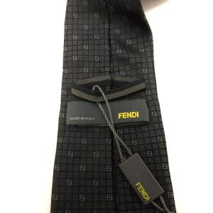 FENDI ネクタイ タグ付き 総柄 ズッカ柄 ロゴ シルク100％ 黒 ブラック グレー GY11