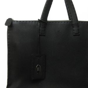 FENDI セレリア トートバッグ レザー 皮革 黒 ロゴプレート ストラップ付き