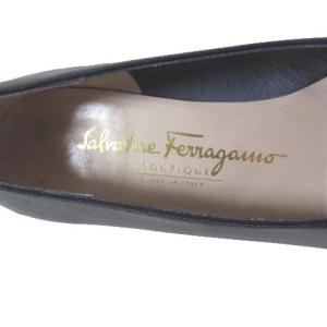 Salvatore Ferragamo BOUTIQUE パンプス ヴァラ リボン チャンキーヒール 紺 ネイビー 6 約23.5cm ECR17 X 0221