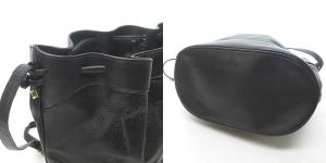 BALLY ショルダーバッグ 斜め掛け 巾着 ロゴ ゴールドカラー金具 レザー 黒 ブラック 0524