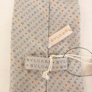 BVLGARI タグ付 ネクタイ ロゴ 総柄 セッテピエゲ シルク100% 灰 ライトグレー 0828
