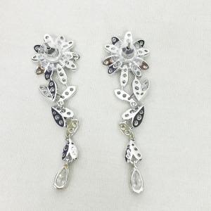 SWAROVSKI エターナルフラワー Eternal Flower ピアス スタッド ぶら下がり クリスタル 花 モチーフ シルバー クリア