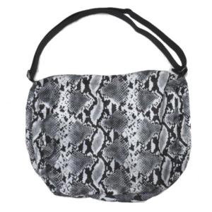 ARMANI JEANS ショルダーバッグ パイソン ロゴプリント ブラック系 RRR X