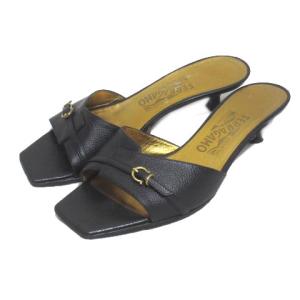 ガンチーニ ミュール キトゥンヒール ベルト ブラック