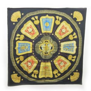 カレ90 Poste et Cavalerie サーベル飾袋 大判スカーフ シルク 総柄 ブラック