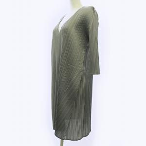 PLEATS PLEASE ISSEY MIYAKE イッセイミヤケ ワンピース 5分袖 膝丈 プリーツ Vネック グレー 3