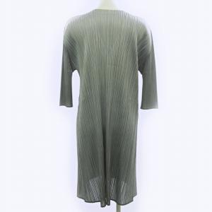 PLEATS PLEASE ISSEY MIYAKE イッセイミヤケ ワンピース 5分袖 膝丈 プリーツ Vネック グレー 3