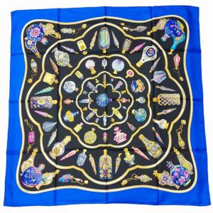 美品 カレ90 Qu importe le flacon 香水瓶 スカーフ シルク100％ 総柄 ブルー 1215