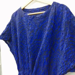 me ISSEY MIYAKE ギャザーワンピース ひざ丈 MI84FH252 紫 パープル F GY09