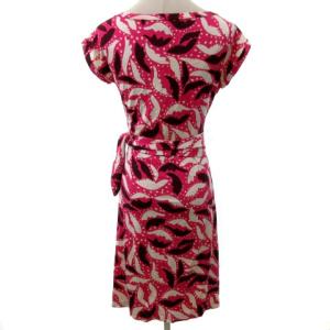 DIANE von FURSTENBERG ワンピース ひざ丈 シルク100% 半袖 フレンチスリーブ 総柄 ストレッチ ピンク