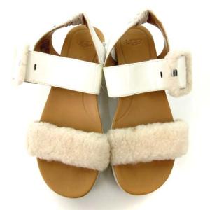 UGG australia 1099815 サンダル フラッフ フェイクファー エナメル スエード 24.5cm ホワイト
