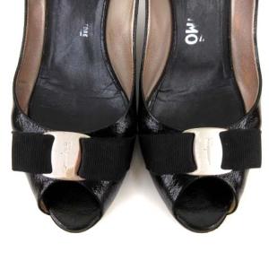Salvatore Ferragamo パンプス ヴァラ オープントゥ 24.5cm ブラック 