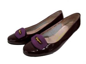 パンプス アーモンドトゥ ロゴ ヒール 23cm ワイン