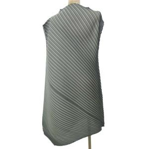 PLEATS PLEASE ISSEY MIYAKE イッセイミヤケ 18SS ワンピース ひざ丈 ノースリーブ 変形 ハイネック 3 グリーン