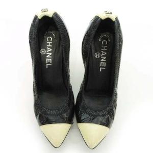 CHANEL パンプス バイカラー アーモンドトゥ パテントレザー ハイヒール ココマーク 35.5 C 22.5cm ブラック IBO27