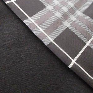 BURBERRY LONDON シルク チェック マフラー フリンジ ストール 柄×無地 薄手 ビジネス カジュアル イタリア製 黒 ブラック U90