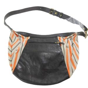 IL BISONTE 美品 ショルダーバッグ キャンバス×レザー ストライプ 前ポケット替えスナップ付き オレンジ ベージュ 黒 IBO58