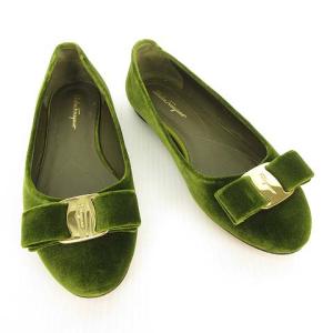 Salvatore Ferragamo ヴァラリボン ベロア パンプス 4.5 グリーン