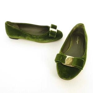 Salvatore Ferragamo ヴァラリボン ベロア パンプス 4.5 グリーン