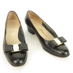 Salvatore Ferragamo BOUTIQUE VARA パンプス リボン ローヒール ラウンドトゥ 型押レザー ブラック