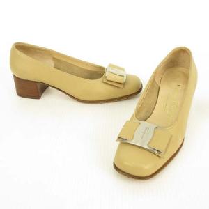 Salvatore Ferragamo VARA リボン パンプス スクエアトゥ チャンキーヒール 5 C ベージュ