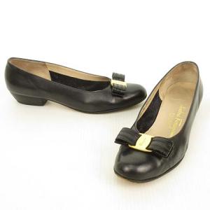Salvatore Ferragamo BOUTIQUE VARA パンプス ラウンドトゥ リボン ローヒール 8 D ブラック