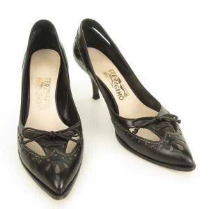 Salvatore Ferragamo レザー パンプス ウイングチップ アーモンド ポインテッドトゥ 7.5 C ブラック IBO26