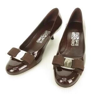 ヴァラ リボン パンプス ラウンドトゥ エナメル 6.5 C ブラウン