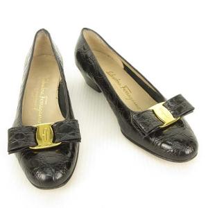 Salvatore Ferragamo ヴァラリボン パンプス ラウンドトゥ 型押レザー ローヒール 5.5 C ブラック