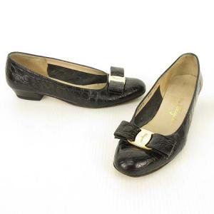 Salvatore Ferragamo VARA ヴァラリボン パンプス ラウンドトゥ 型押レザー ローヒール 5.5 B ブラック 黒 IBO26