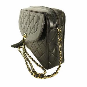 CHANEL マトラッセ ダイアナフラップ チェーン ショルダーバッグ ラムスキン ココマーク ターンロック