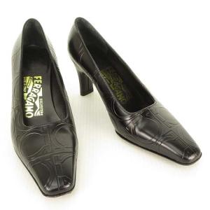 Salvatore Ferragamo ガンチーニ 型押し レザー パンプス スクエア ポインテッドトゥ 4.5 D ブラック