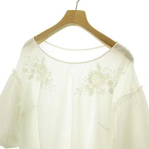 TO BE CHIC プルオーバー ブラウス カットソー フラワー 刺繍 パフスリーブ 40 ホワイト IBO31