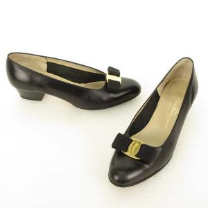 Salvatore Ferragamo ヴァラ リボン パンプス ラウンドトゥ ローヒール 7.5 C ブラック 黒