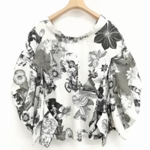 バックV プルオーバー ブラウス カットソー 総柄 プリント 38 ライトピンク系