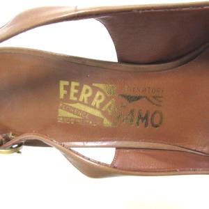 Salvatore Ferragamo サンダル ピンヒール ポインテッドトゥ バックベルト5 ブラウン 