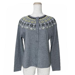 未使用 近年 ニット カーディガン クルーネック 長袖 花柄 ウール混 40 L相当 グレー X