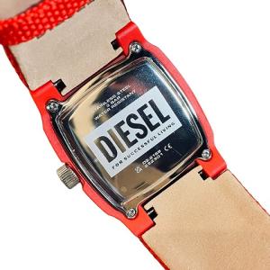 DIESEL タグ付 DZ-2168 クリフハンガー ソーラー腕時計 アナログ 保証期間内 稼働品 赤 レッド