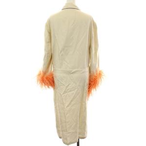 PRADA 2017コレクション シルク サテン ガウン オーストリッチフェザー アイボリー